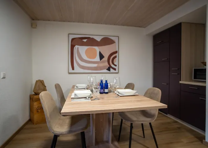 Js-eyach Apartment *